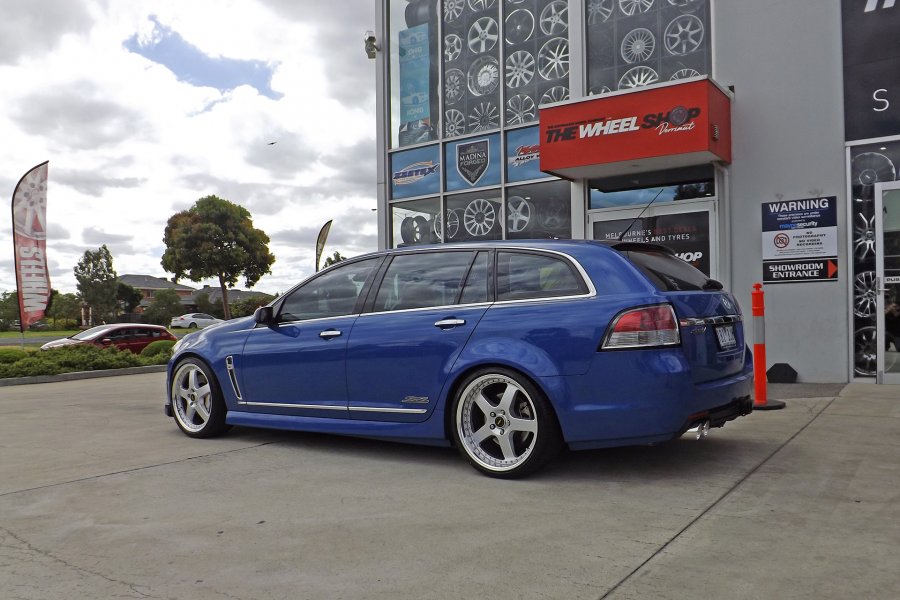 HOLDEN VF WAGON WITH 20 INCH SIMMONS FR1 WHEELS  |  | HOLDEN