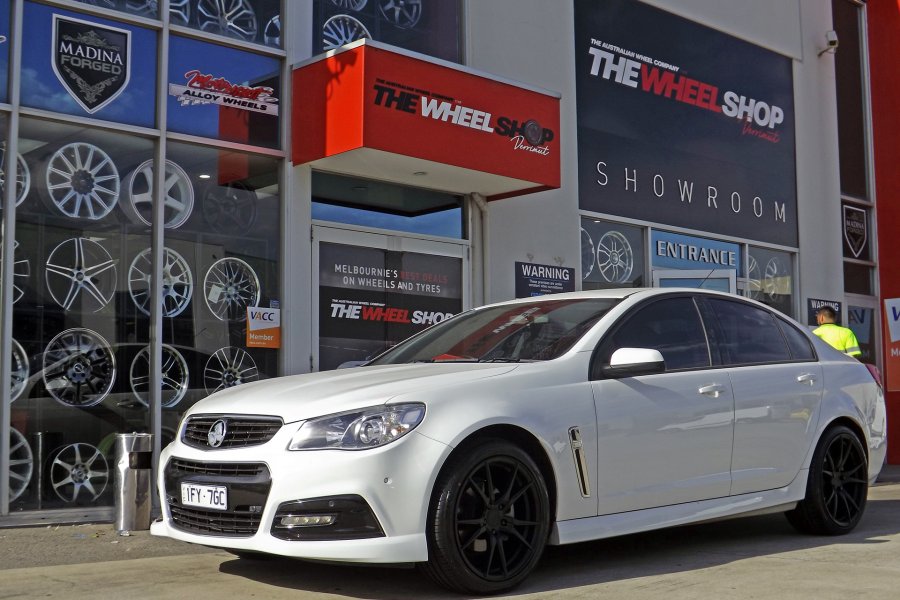 HOLDEN COMMODORE WITH 20 INCH KOYA WHEELS  |  | HOLDEN