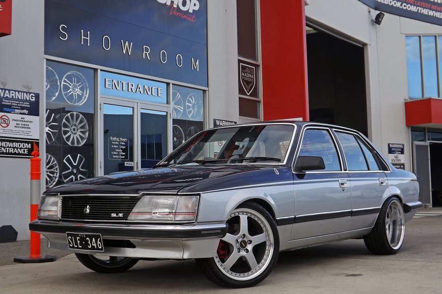 HOLDEN COMMODORE WITH 19 INCH FR 3 PIECE WHEELS  |  | HOLDEN