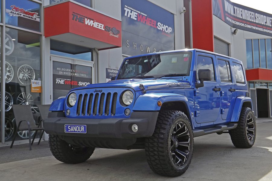 JEEP WRANGLER WITH FUEL ASSAULT WHEELS  |  | JEEP