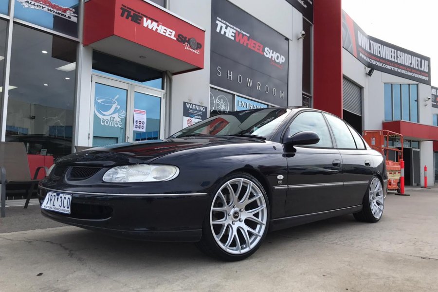 HOLDEN COMMODORE WITH 20 INCH OX WHEELS  |  | HOLDEN 