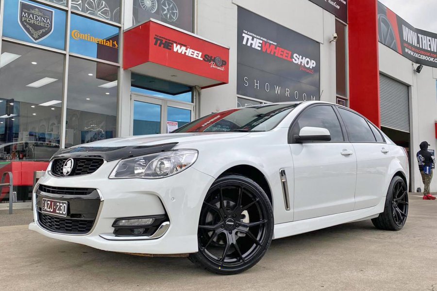 HOLDEN VF WITH 20 INCH HUSSLA WHEELS  |  | HOLDEN