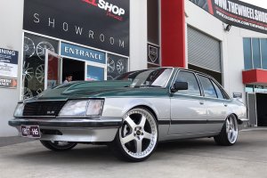 HOLDEN WITH 20 INCH SIMMONS FR1 WHEELS  |  | HOLDEN