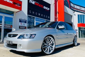 HOLDEN COMMODORE WITH HUSSLA WHEELS  |  | HOLDEN